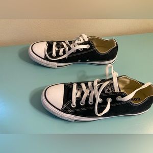 Womens size 9 low  top converse all stars